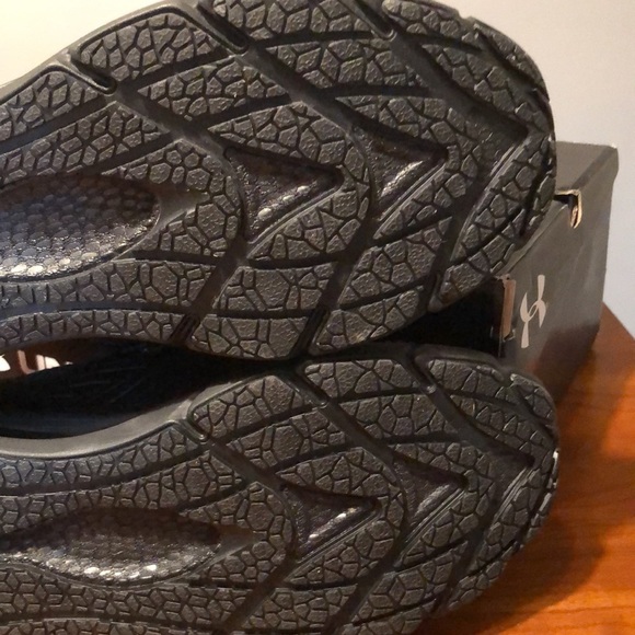 UNDER ARMOUR Mens Hovr Phantom 2 Perfomance Sneakers Black - Picture 11 of 11